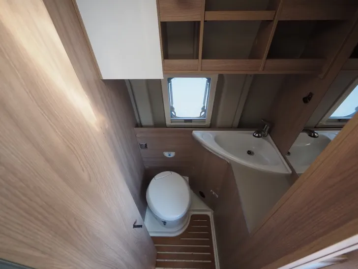 Fahrzeugbild Laika Kosmo 6.4, wie Pössl Roadcruiser B, Markise #18