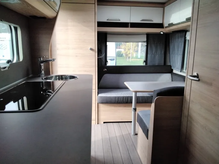 Fahrzeugbild Knaus Südwind 420 QD Black Selection Modell 2026 #6