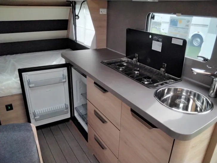 Fahrzeugbild Knaus Südwind 420 QD Black Selection Modell 2026 #9