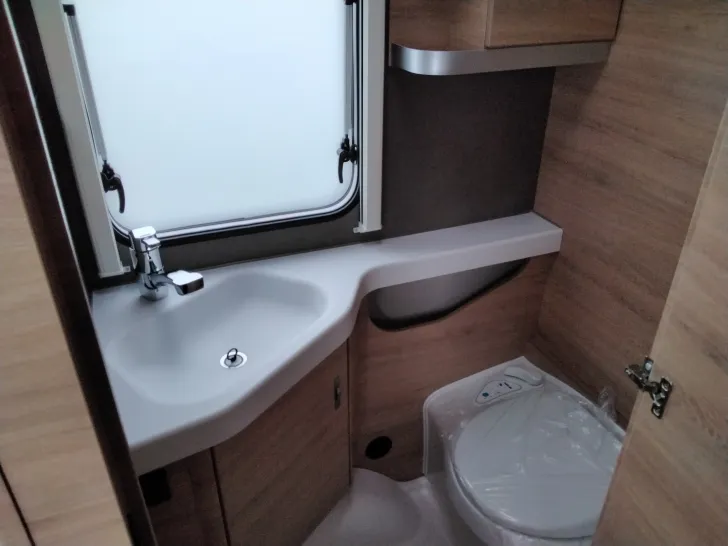 Fahrzeugbild Knaus Südwind 420 QD Black Selection Modell 2026 #10