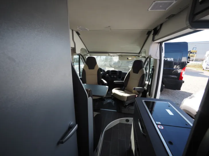 Fahrzeugbild Weinsberg CaraBus 600 DQ, Gr. Kühlschr., Markise, uvm. #14