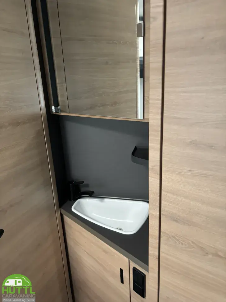 Fahrzeugbild Knaus L!VE WAVE 650 MF Platinum Selection Verfügbar 11/26 #11