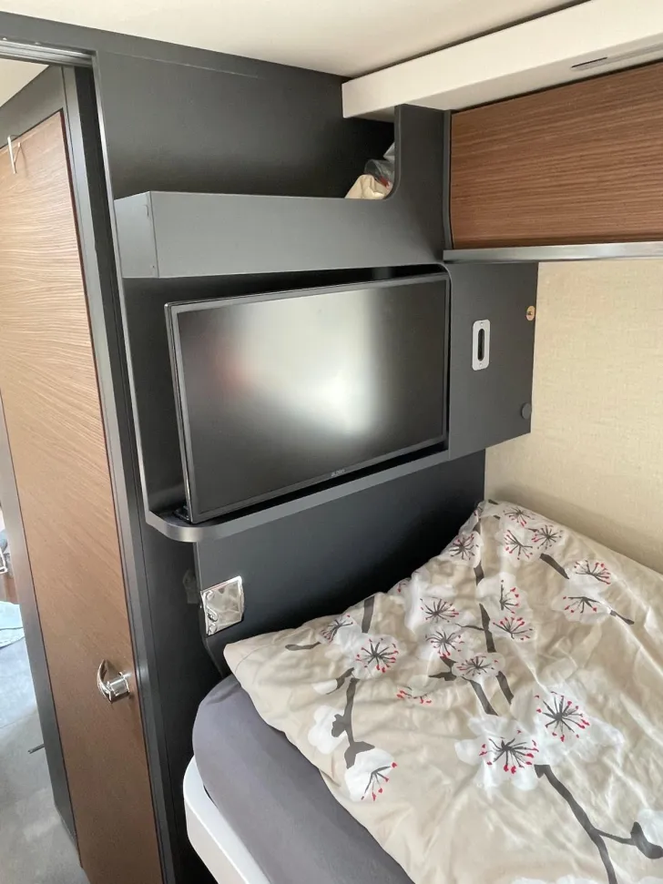 Fahrzeugbild Laika Kreos L 5009 #6