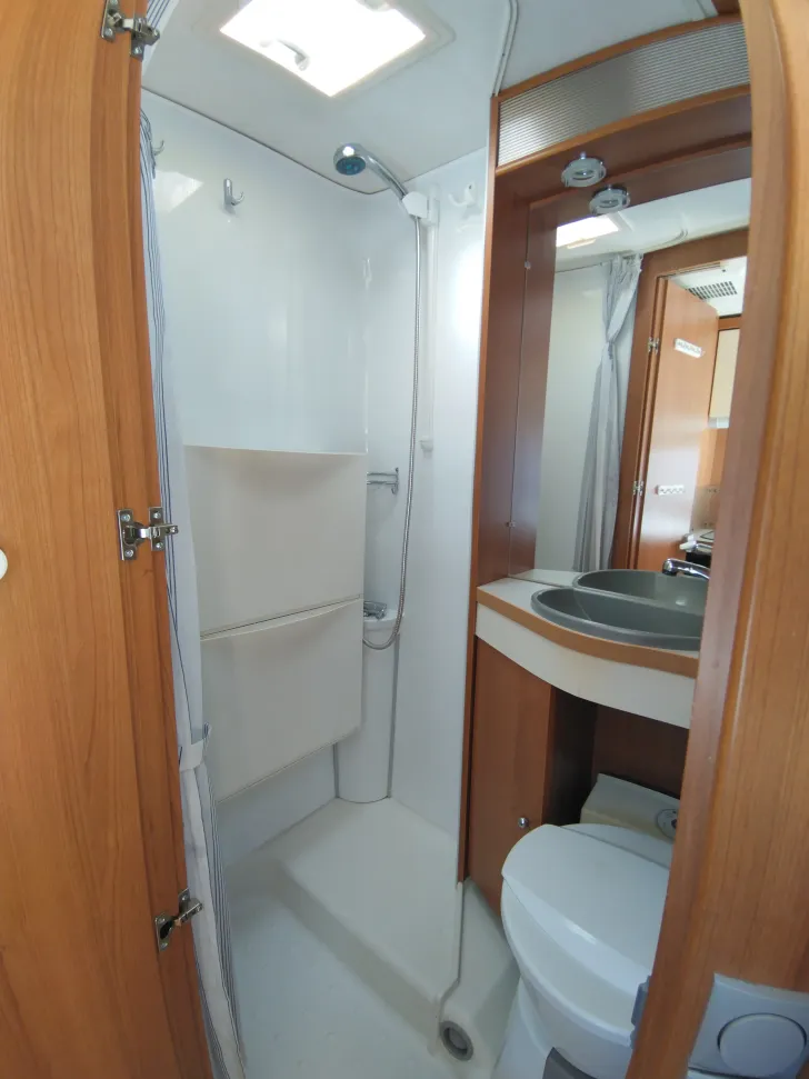 Fahrzeugbild LMC Breezer 564 G #9