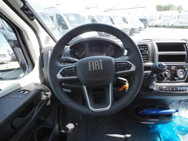 Fahrzeugbild Dethleffs Globetrail 540 DR, Chassis-, Elektro-, Komfortp. #5