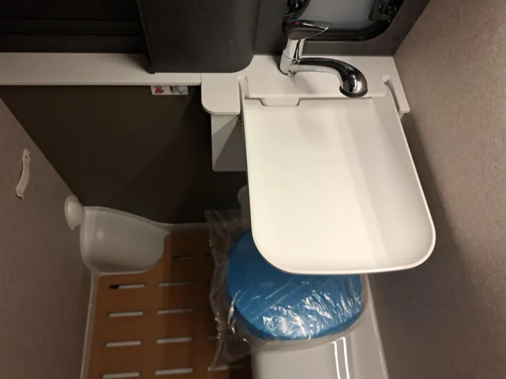 Fahrzeugbild Hymer Grand Canyon S CrossOver 600 Schlafdach, Winterp. #14