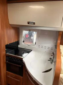 Fahrzeugbild Laika Kreos 8009 #5