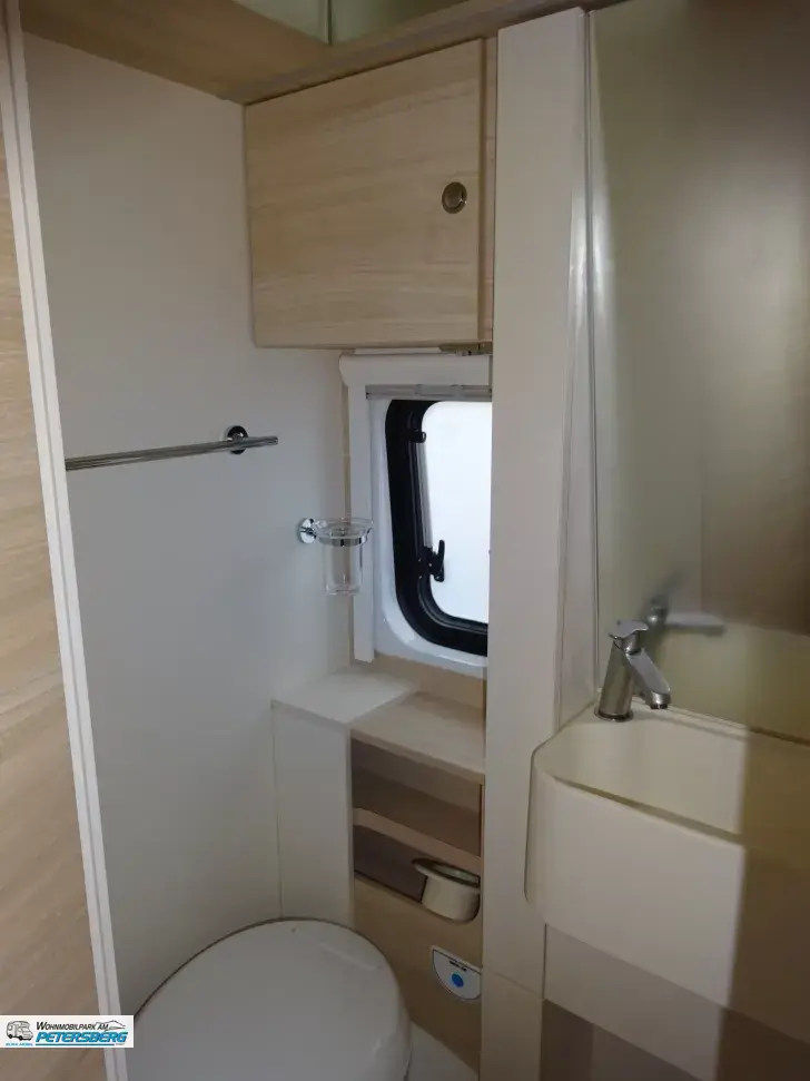 Fahrzeugbild Eura Mobil Van 635 EB Mondial- u. Fahrassistenzpaket #14