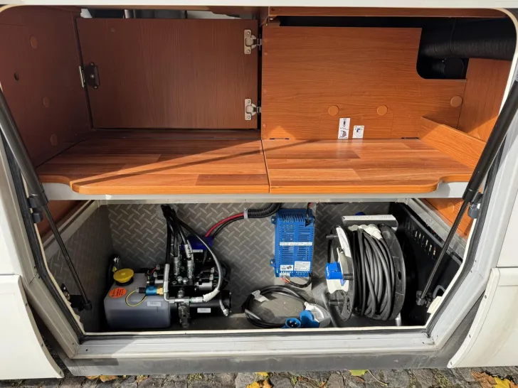 Fahrzeugbild Hymer B-Klasse B 580 StarLine I.Hand, Hubstützen #9