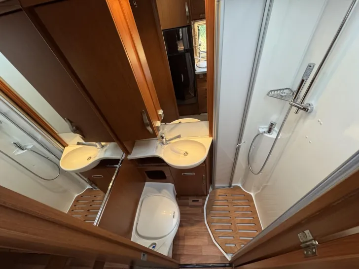 Fahrzeugbild Hymer B-Klasse B 580 StarLine I.Hand, Hubstützen #20