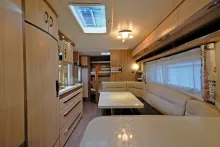 Fahrzeugbild Hobby 560 KMFE / Etagenbetten / Festbett #8