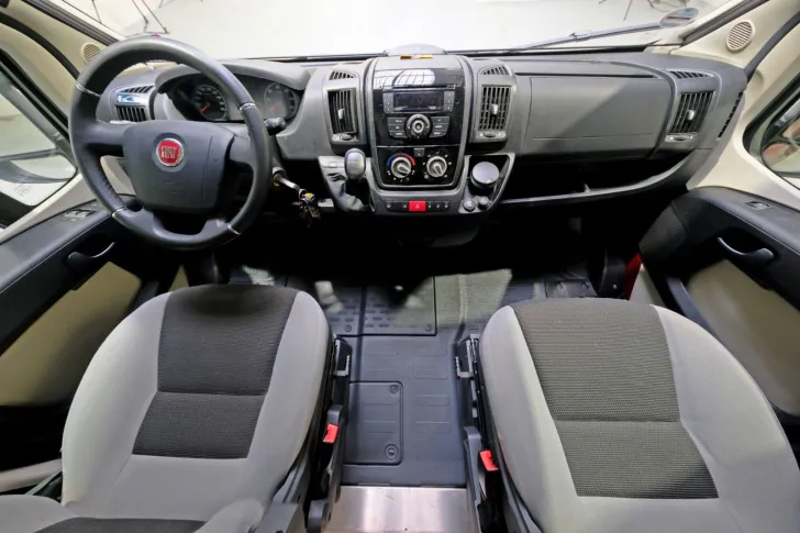 Fahrzeugbild Westfalia Columbus 640 E/Automatik/Einzelbetten/Klima #6