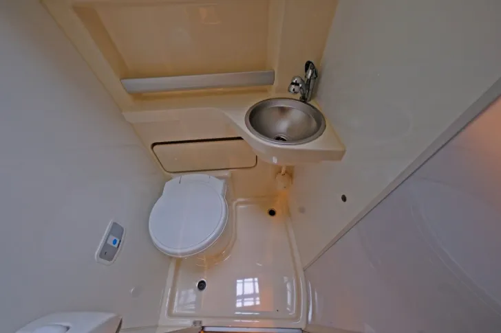 Fahrzeugbild Westfalia Columbus 640 E/Automatik/Einzelbetten/Klima #13