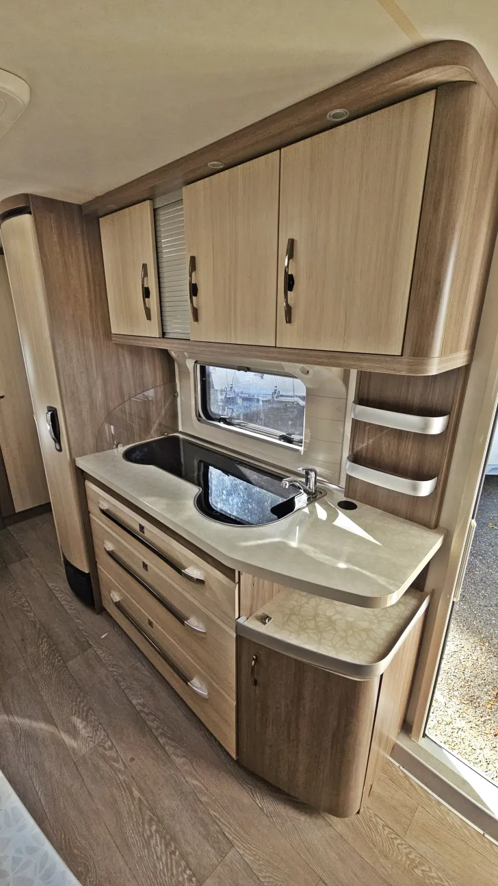 Fahrzeugbild Hobby De Luxe 540 KMFe #10