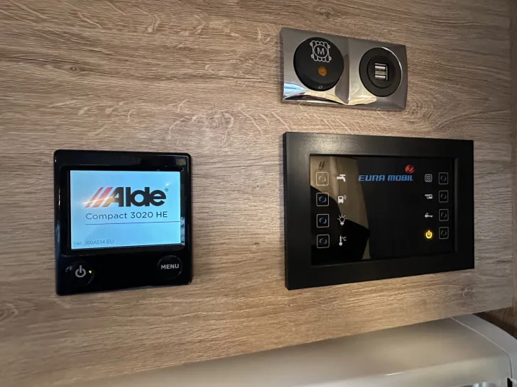 Fahrzeugbild Eura Mobil Integra Line IL 660 EB Ex-Neurpeis 119980,- Euro #18