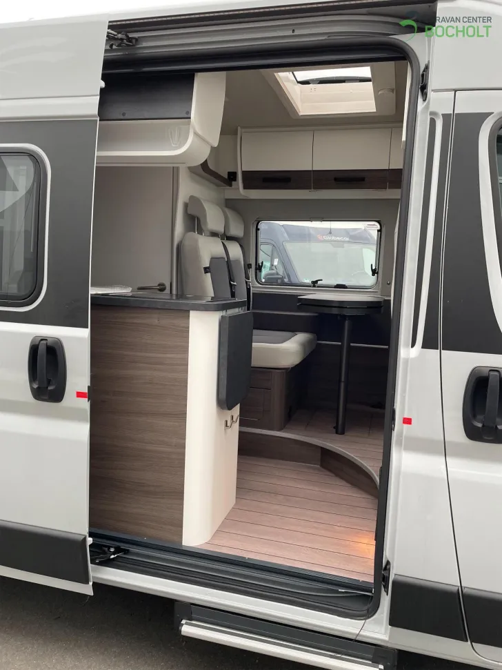 Fahrzeugbild VANTourer 600 D Dieselheizung / Rahmenfenster #7