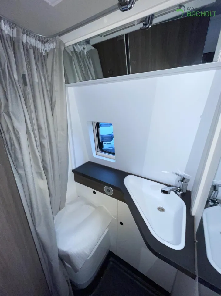 Fahrzeugbild VANTourer 600 D Dieselheizung / Rahmenfenster #12