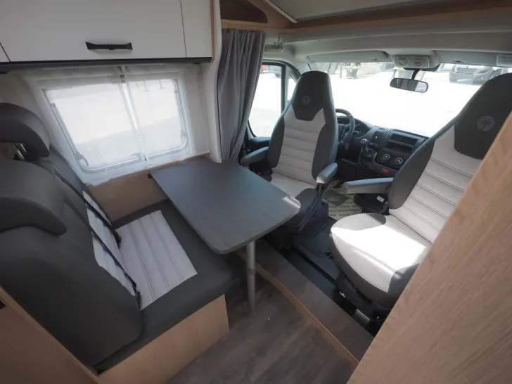 Fahrzeugbild Sunlight V 60 Adventure Edition, Markise, Verdunkelung #4