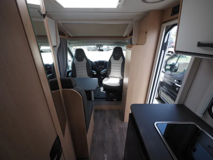 Fahrzeugbild Sunlight V 60 Adventure Edition, Markise, Verdunkelung #16