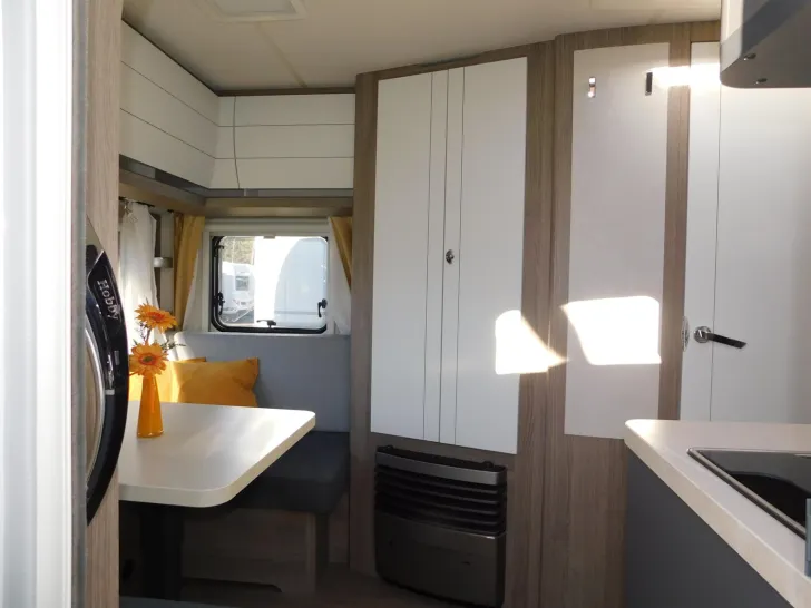 Fahrzeugbild OnTour 460 DL Bugfenster, Hobby-Connect, 47LTank #7