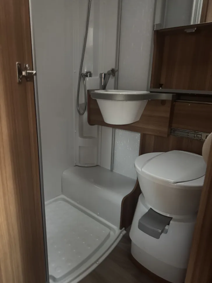 Fahrzeugbild Weinsberg CaraHome 600 DKG #9