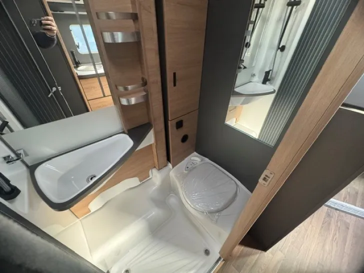 Fahrzeugbild Knaus L!VE I 650 MEG Niedrige Betten - 180 PS #7