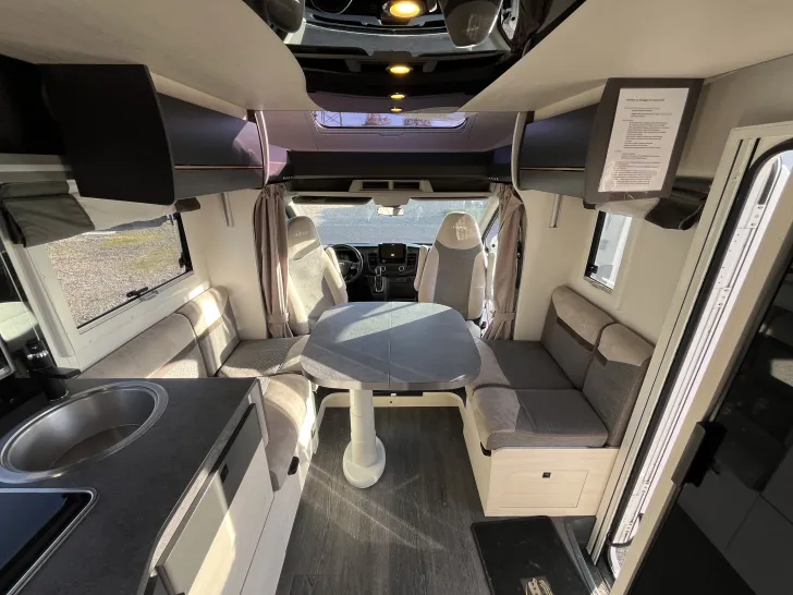 Fahrzeugbild Challenger Teilintegriert 337GA Graphite Ultimate #6