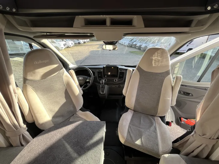 Fahrzeugbild Challenger Teilintegriert 337GA Graphite Ultimate #7