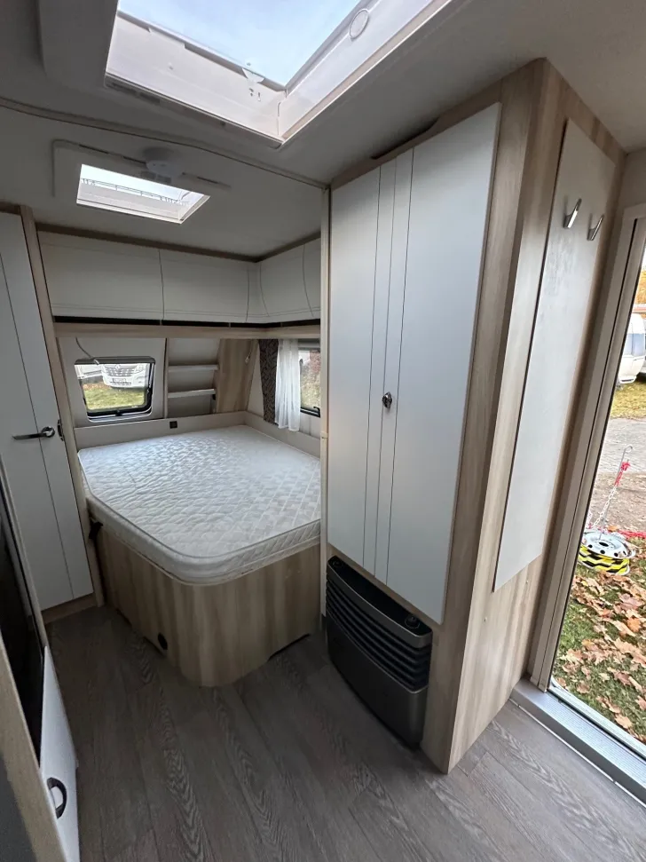 Fahrzeugbild Hobby De Luxe 460 UFe #7