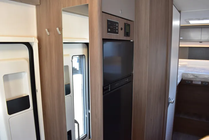 Fahrzeugbild Carado I 338 pro+ Hubbett, E-Heizung, Markise #9