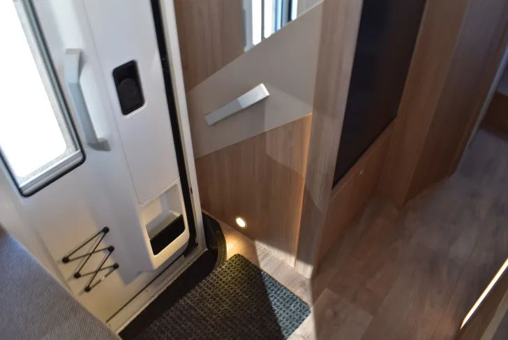 Fahrzeugbild Carado I 338 pro+ Hubbett, E-Heizung, Markise #10