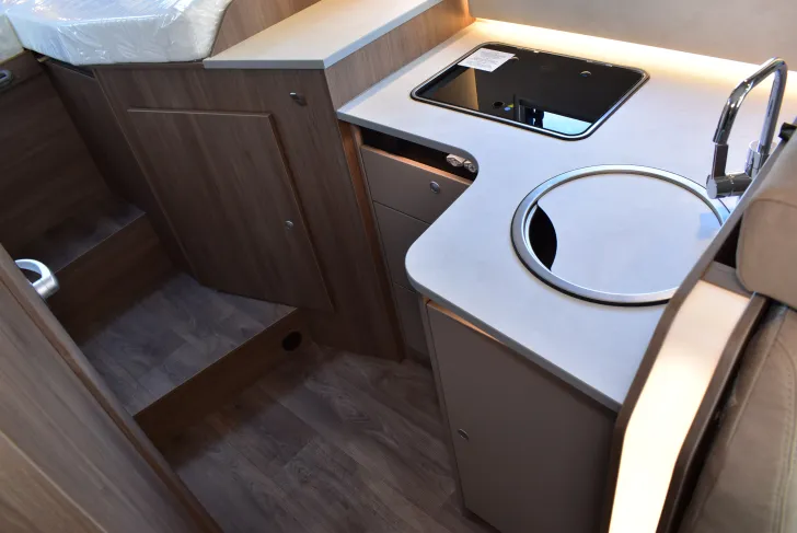 Fahrzeugbild Carado I 338 pro+ Hubbett, E-Heizung, Markise #11