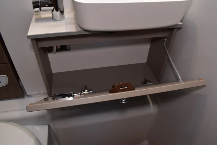 Fahrzeugbild Carado I 338 pro+ Hubbett, E-Heizung, Markise #27