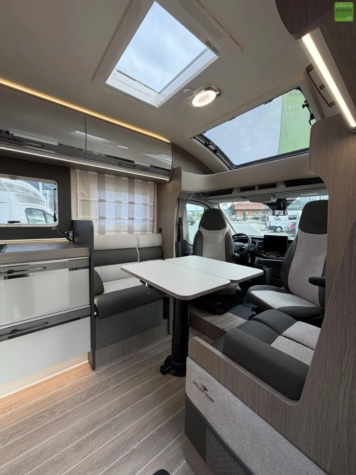 Fahrzeugbild Roller Team Zefiro 287 P 2xLithium Heavy 400W Solar 2026 #8