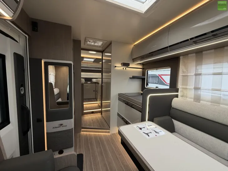 Fahrzeugbild Roller Team Zefiro 287 P 2xLithium Heavy 400W Solar 2026 #11