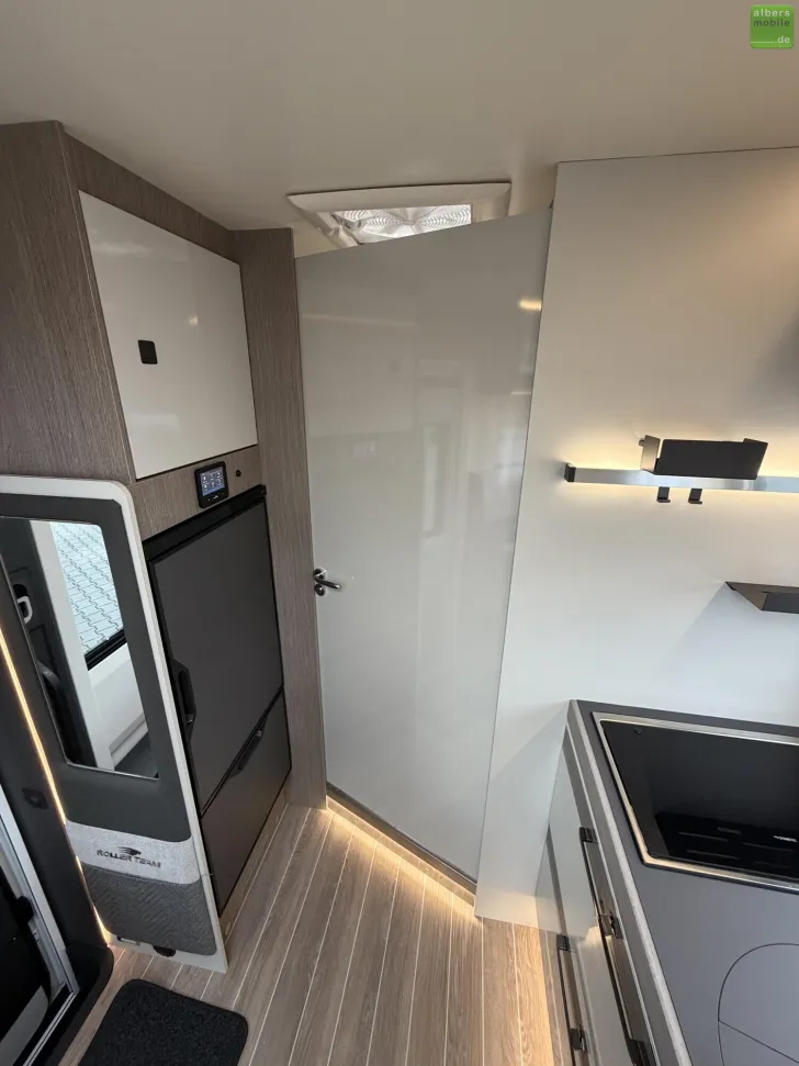 Fahrzeugbild Roller Team Zefiro 287 P 2xLithium Heavy 400W Solar 2026 #16