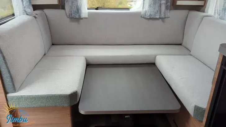 Sicht vorne-hinten Weinsberg CaraOne 450 FU Auflastung auf 1500kg-1068