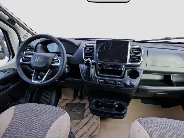 Fahrzeugbild Carado T457 Pro+ (Autom. Navi Markise Hubbett) #10