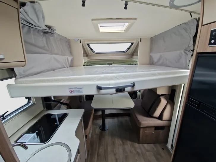 Fahrzeugbild Carado T457 Pro+ (Autom. Navi Markise Hubbett) #16