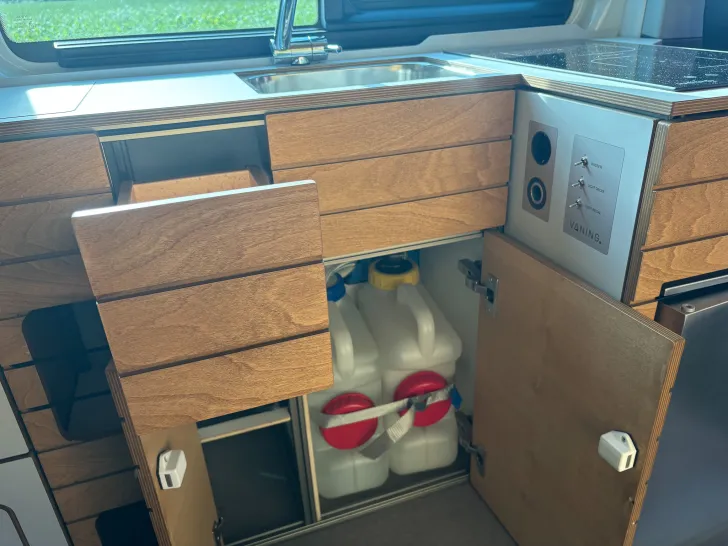 Fahrzeugbild VW California T6.1 VANING-Ausbau + Solar #17