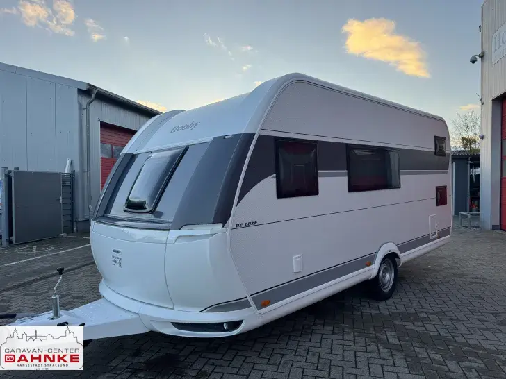 Fahrzeugbild Hobby De Luxe 490 KMF Autark, Garage, 1800 kg #6