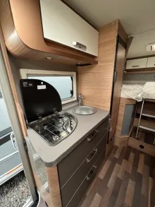 Fahrzeugbild Weinsberg CaraCompact 600 MEG EDITION [PEPPER] Mietwagen verfügbar Nov´26 #11