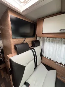 Fahrzeugbild Weinsberg CaraCompact 600 MEG EDITION [PEPPER] Mietwagen verfügbar Nov´26 #12