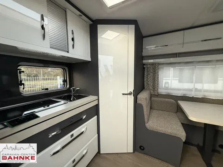 Fahrzeugbild Hobby Excellent 460 SL Autark, Fahrradhalter #7