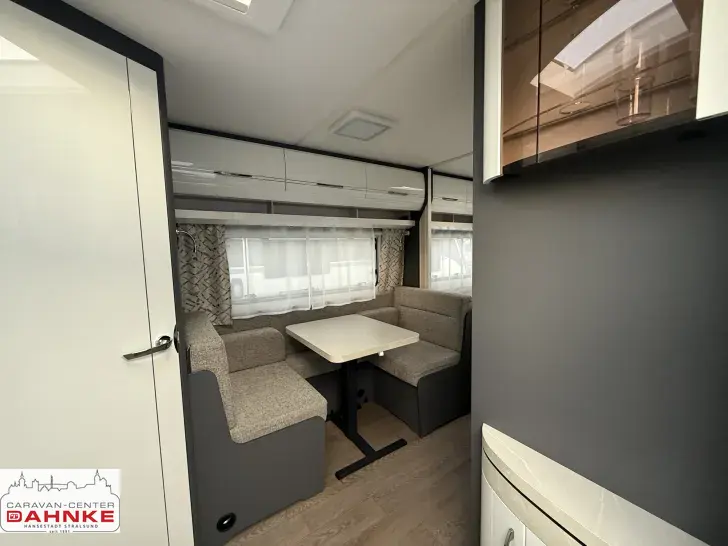 Fahrzeugbild Hobby Excellent 460 SL Autark, Fahrradhalter #8