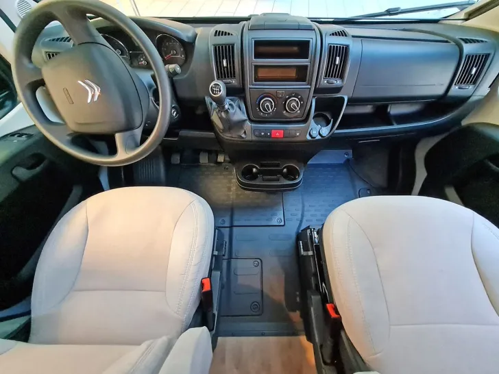 Fahrzeugbild LMC Innovan 600 Markise*RFK*Rahmenfenster* #3