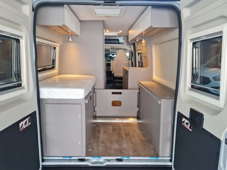 Fahrzeugbild LMC Innovan 600 Markise*RFK*Rahmenfenster* #13