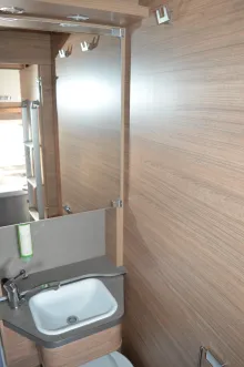 Fahrzeugbild Weinsberg CaraCompact Suite 640 MEG EDITION [PEPPER] Licht&Sicht-Paket #18