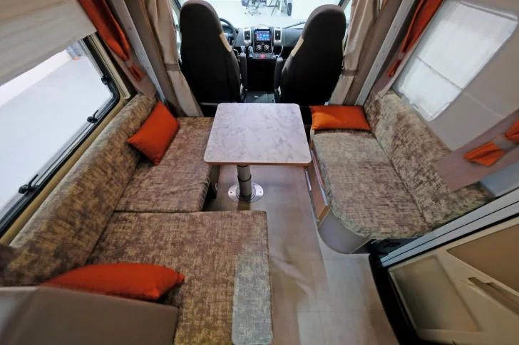 Fahrzeugbild Challenger Graphite 290 M14 / Hubbett / Solar / Klima #7