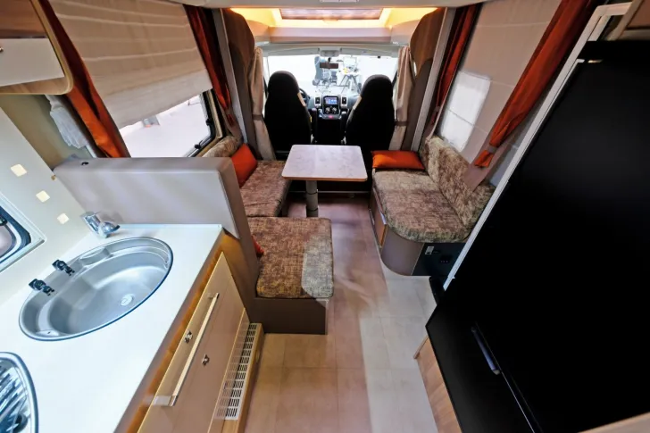 Fahrzeugbild Challenger Graphite 290 M14 / Hubbett / Solar / Klima #8